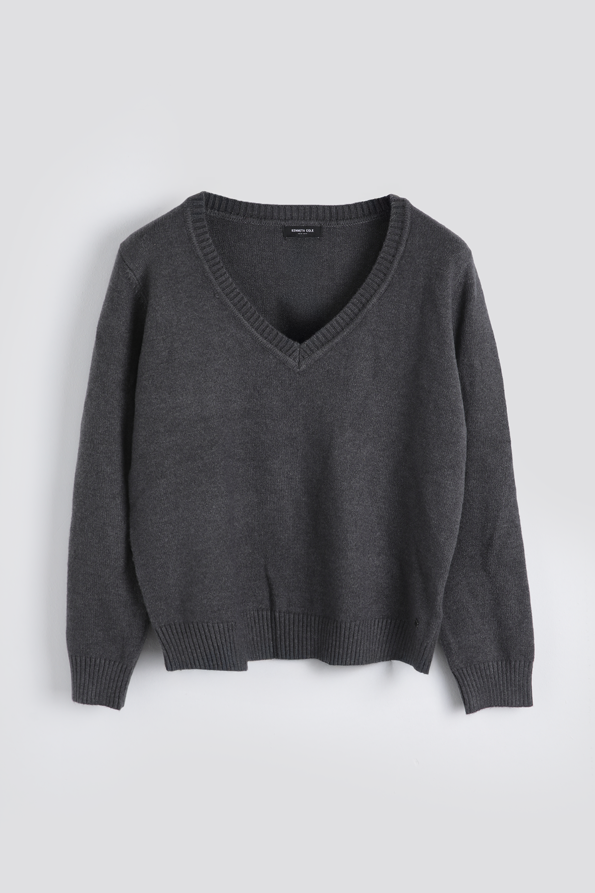 חולצת סריג עם מחשוף וי | קנת קול