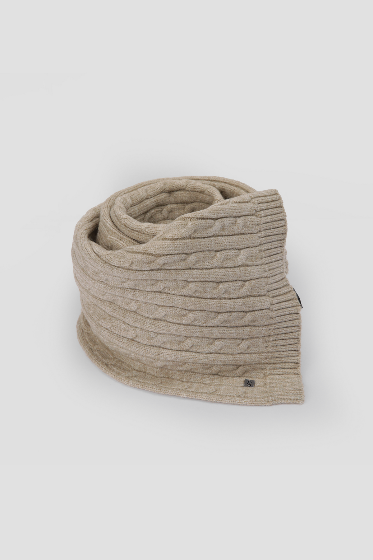 צעיף צמות לנשים בצבע מוקה