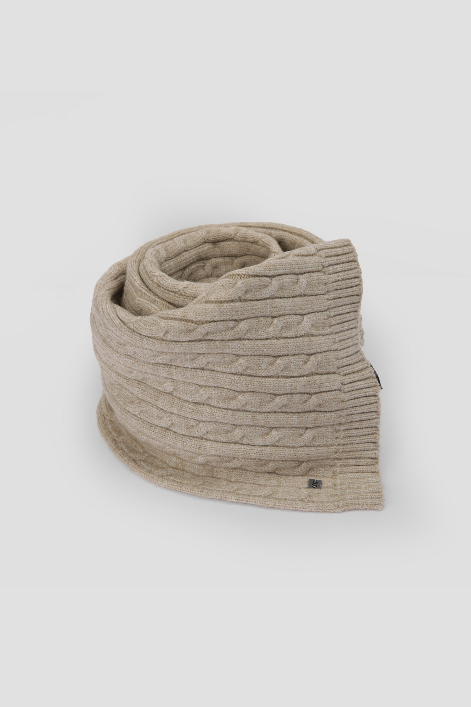 צעיף צמות לנשים בצבע מוקה