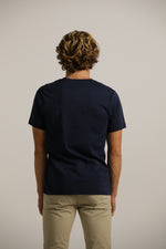 טישירט חלקה צווארון וי | קנת קול