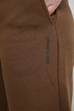 מכנסי טרנינג גזרה ישרה בצבע קפה