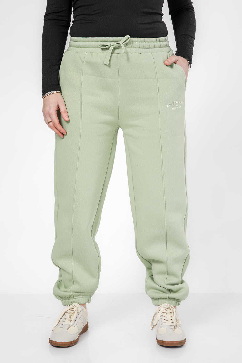 מכנסי טרנינג ארוכים לנשים בצבע ירוק