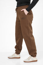 מכנסי טרנינג ארוכים לנשים בצבע קפה