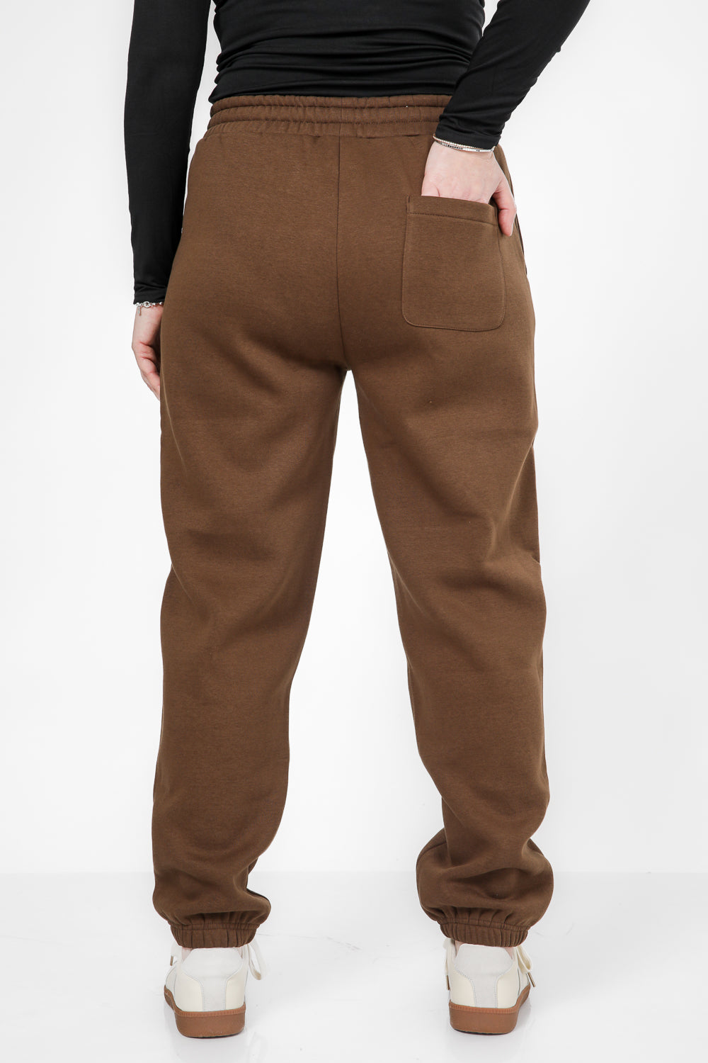 מכנסי טרנינג ארוכים לנשים בצבע קפה