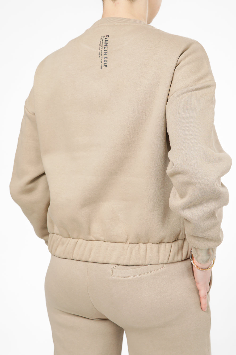 סווטשירט אוברסייז סיומת אלסטית בצבע מוקה