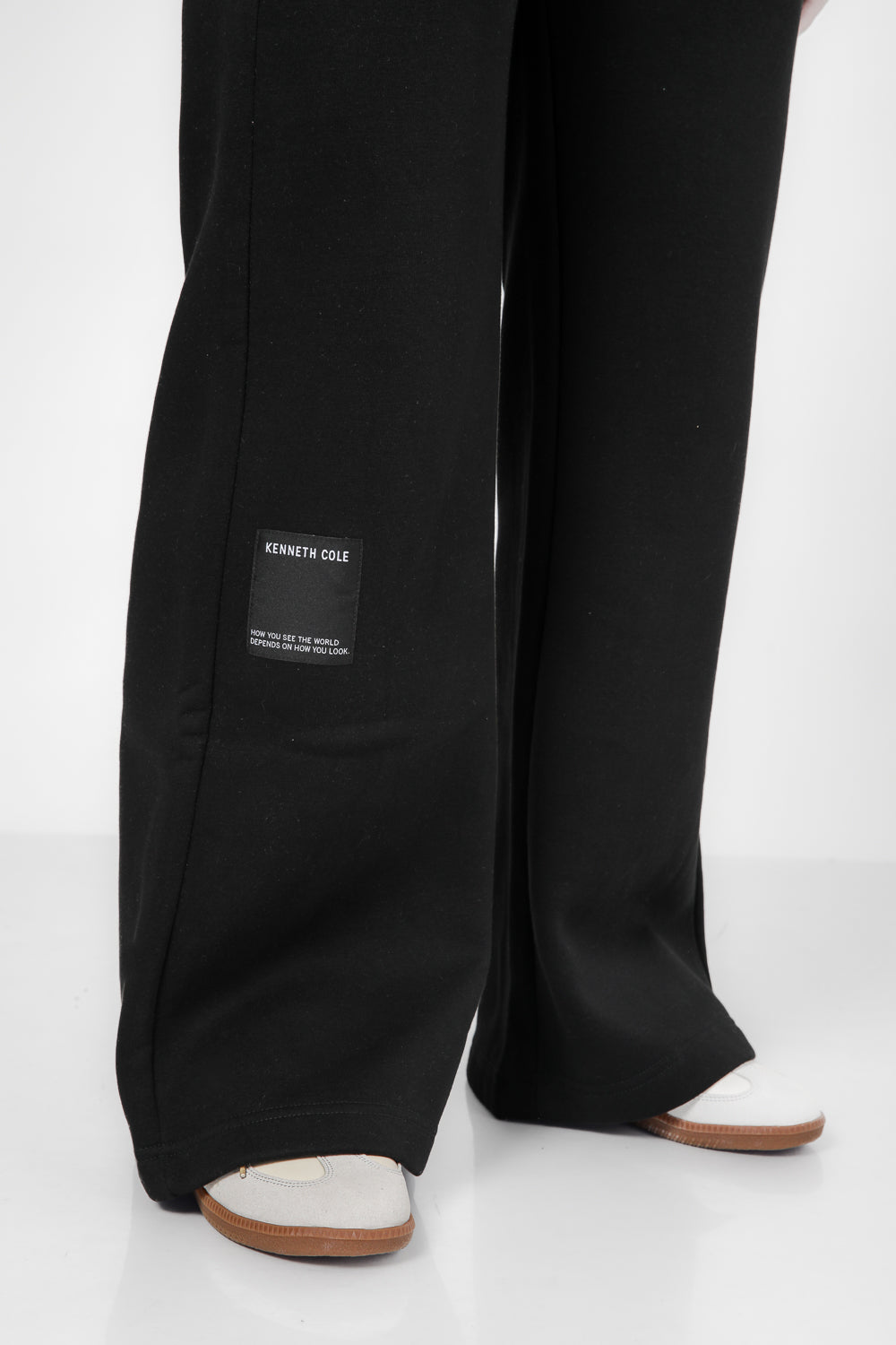 מכנסי טרנינג בגזרת Wide Leg בצבע שחור