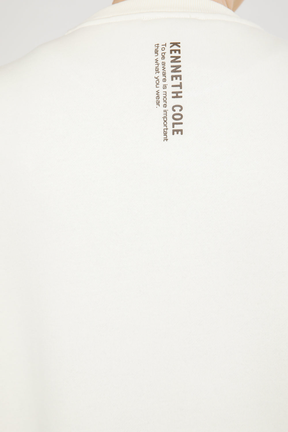 סווטשירט אוברסייז סיומת אלסטית בצבע שמנת