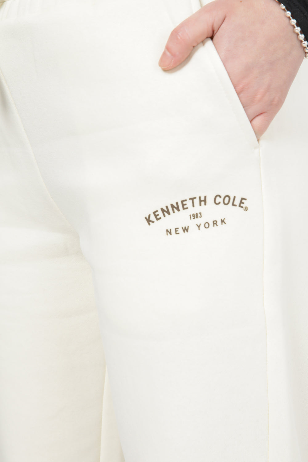 מכנסי טרנינג ארוכים לנשים צבע שמנת