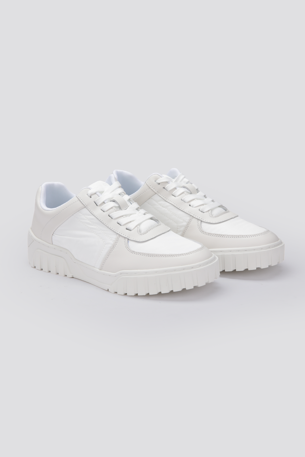 סניקרס לגברים בצבע לבן 