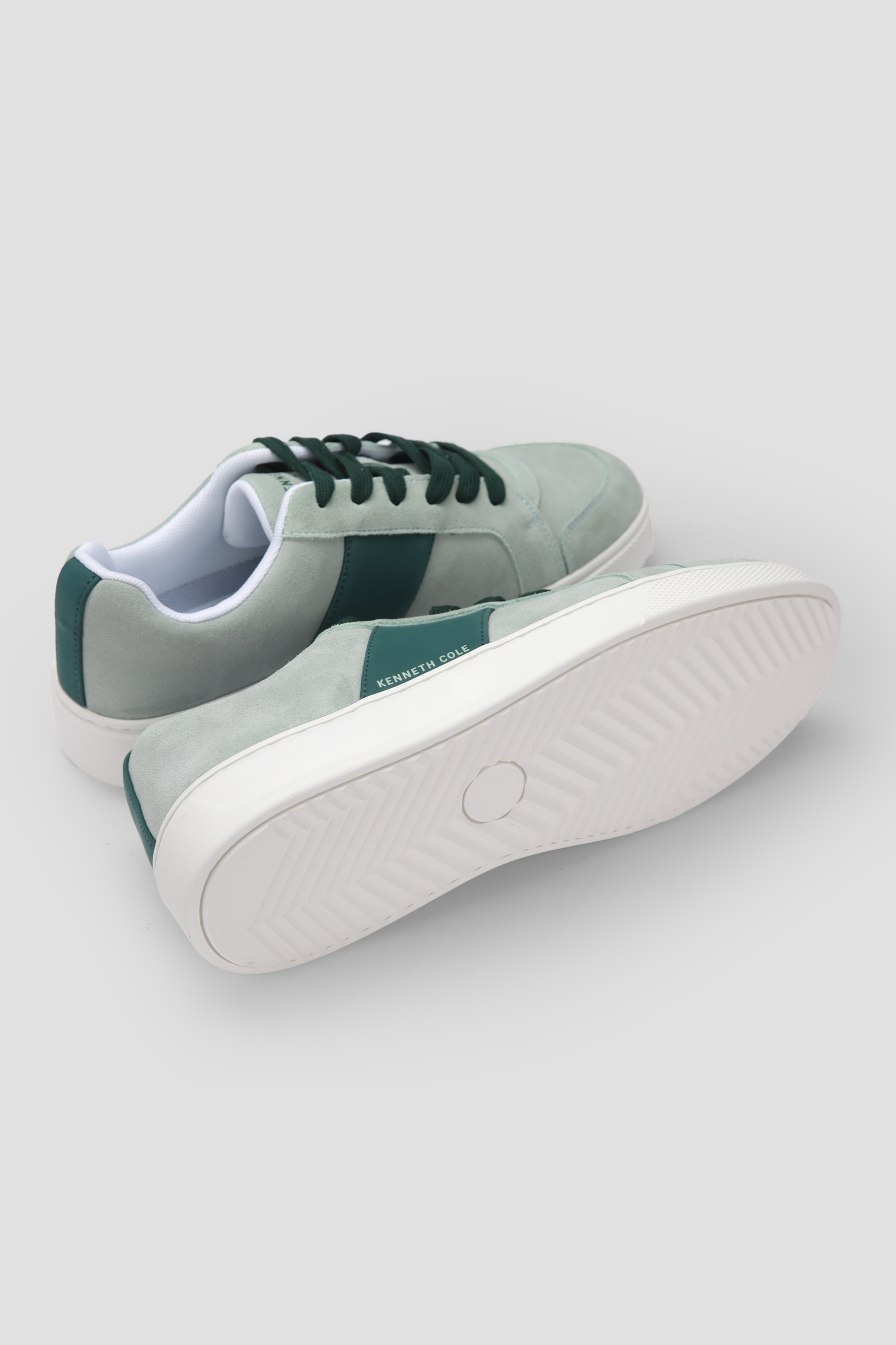 סניקרס זמש לגברים בצבע ירוק