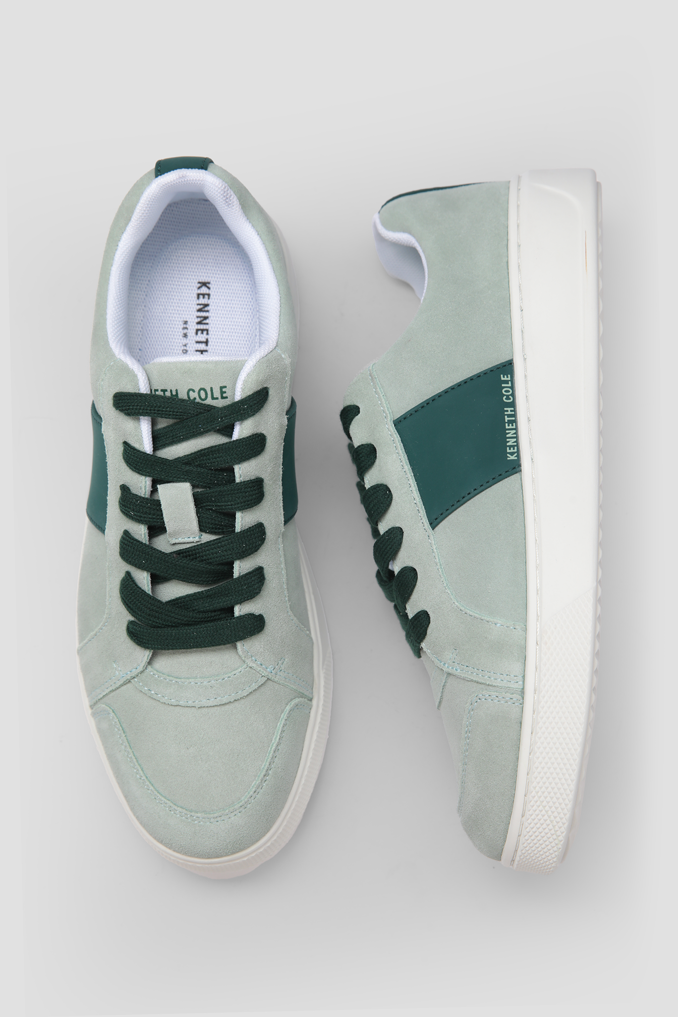 סניקרס זמש לגברים בצבע ירוק