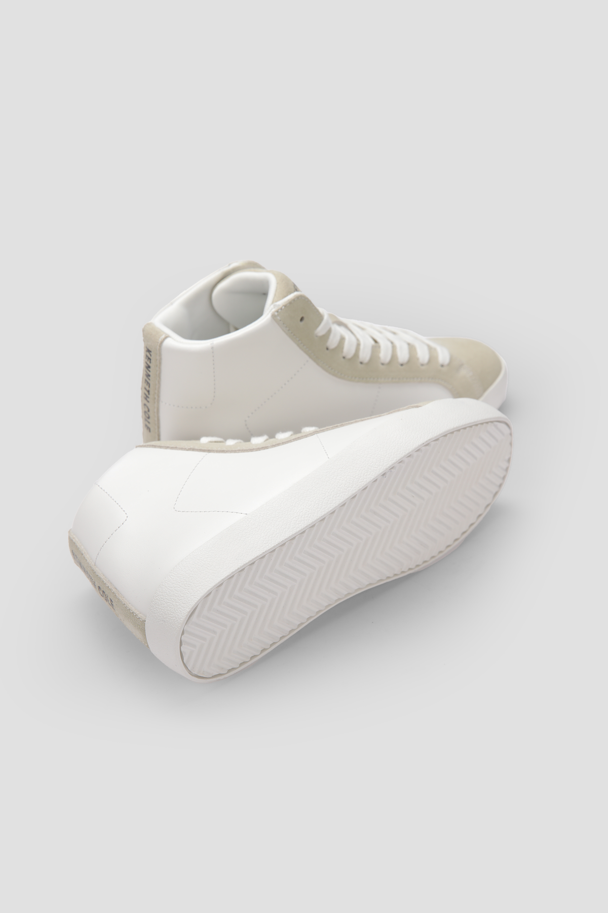 נעלי סניקרס גבוהות לנשים בצבע לבן/בז'