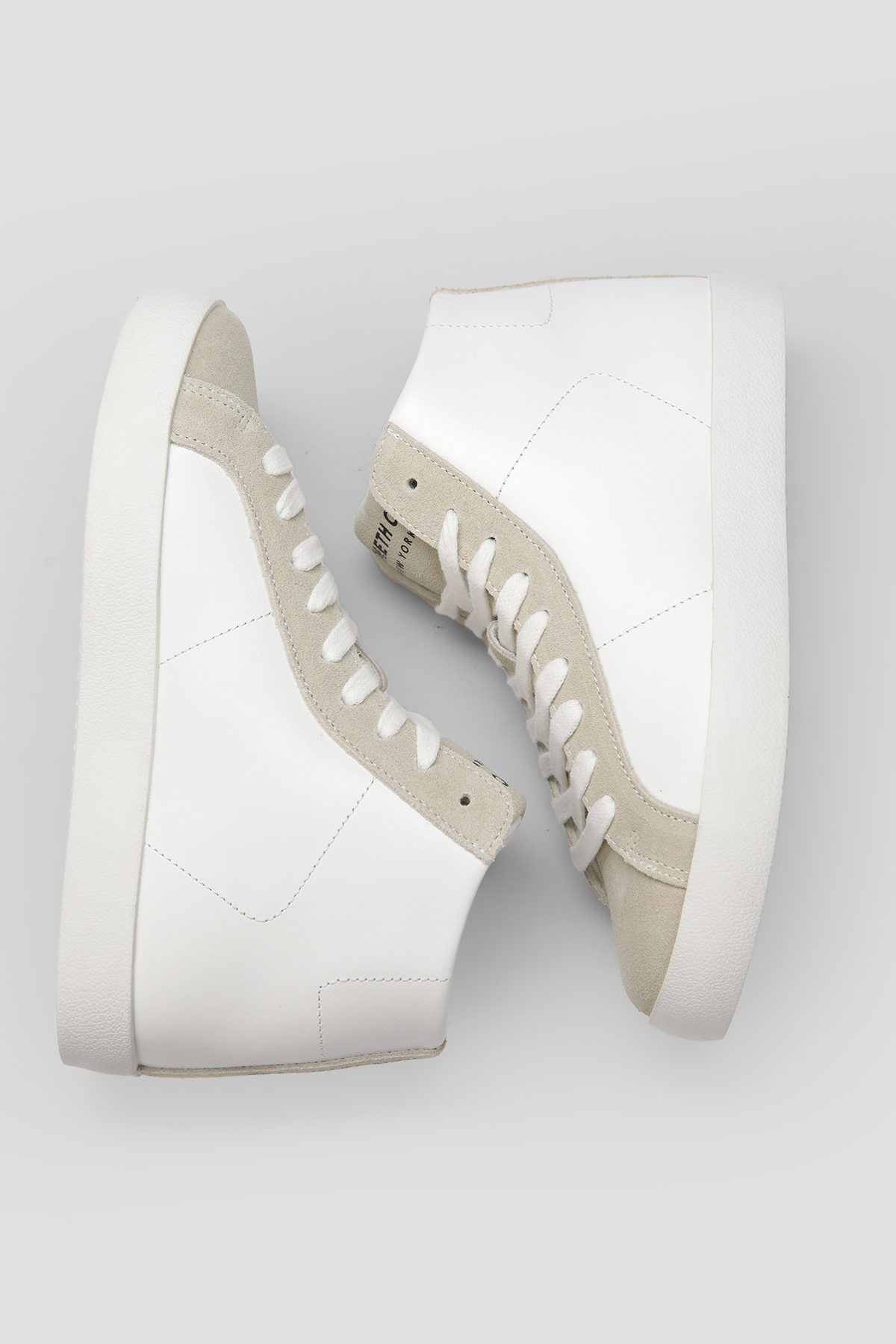 נעלי סניקרס גבוהות לנשים בצבע לבן/בז'