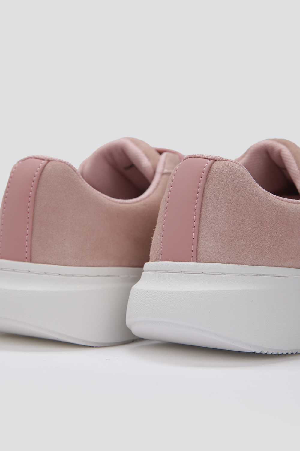 סניקרס זמש לנשים בצבע ורוד