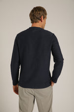 טישירט ארוכה עם טקסטורה עדינה | קנת קול