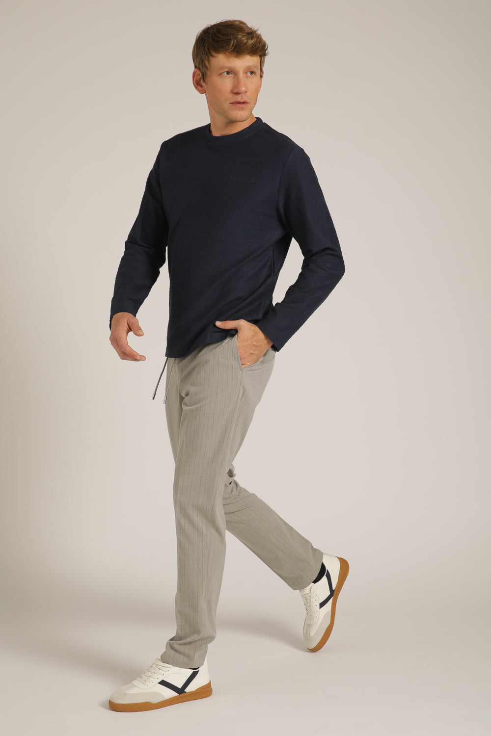 טישירט ארוכה עם טקסטורה עדינה | קנת קול