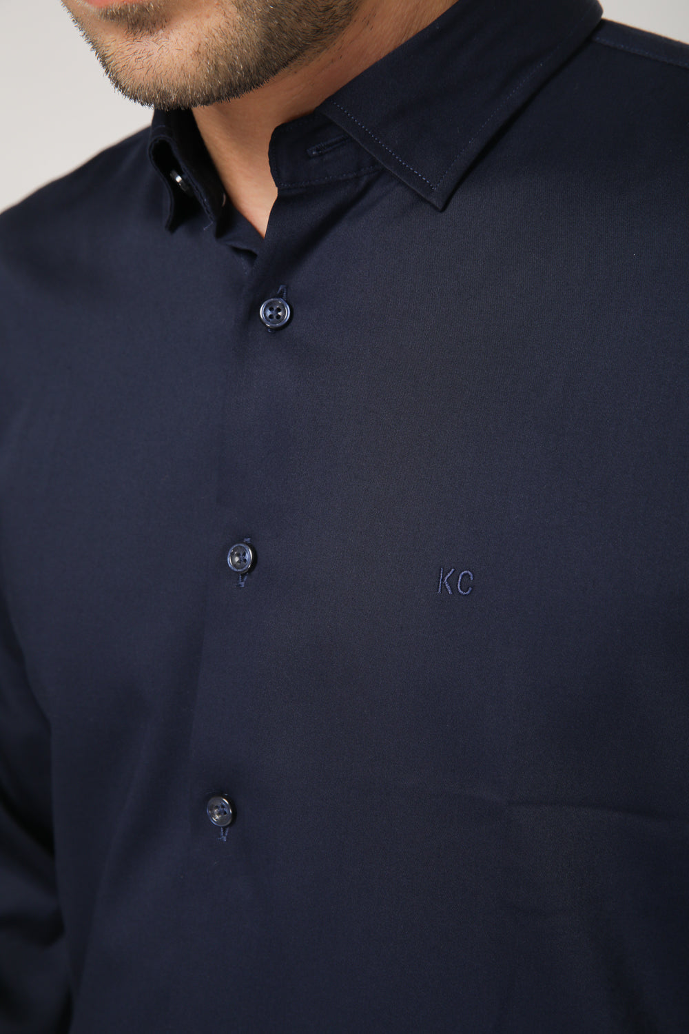 חולצה מכופתרת בגזרת סלים | קנת קול