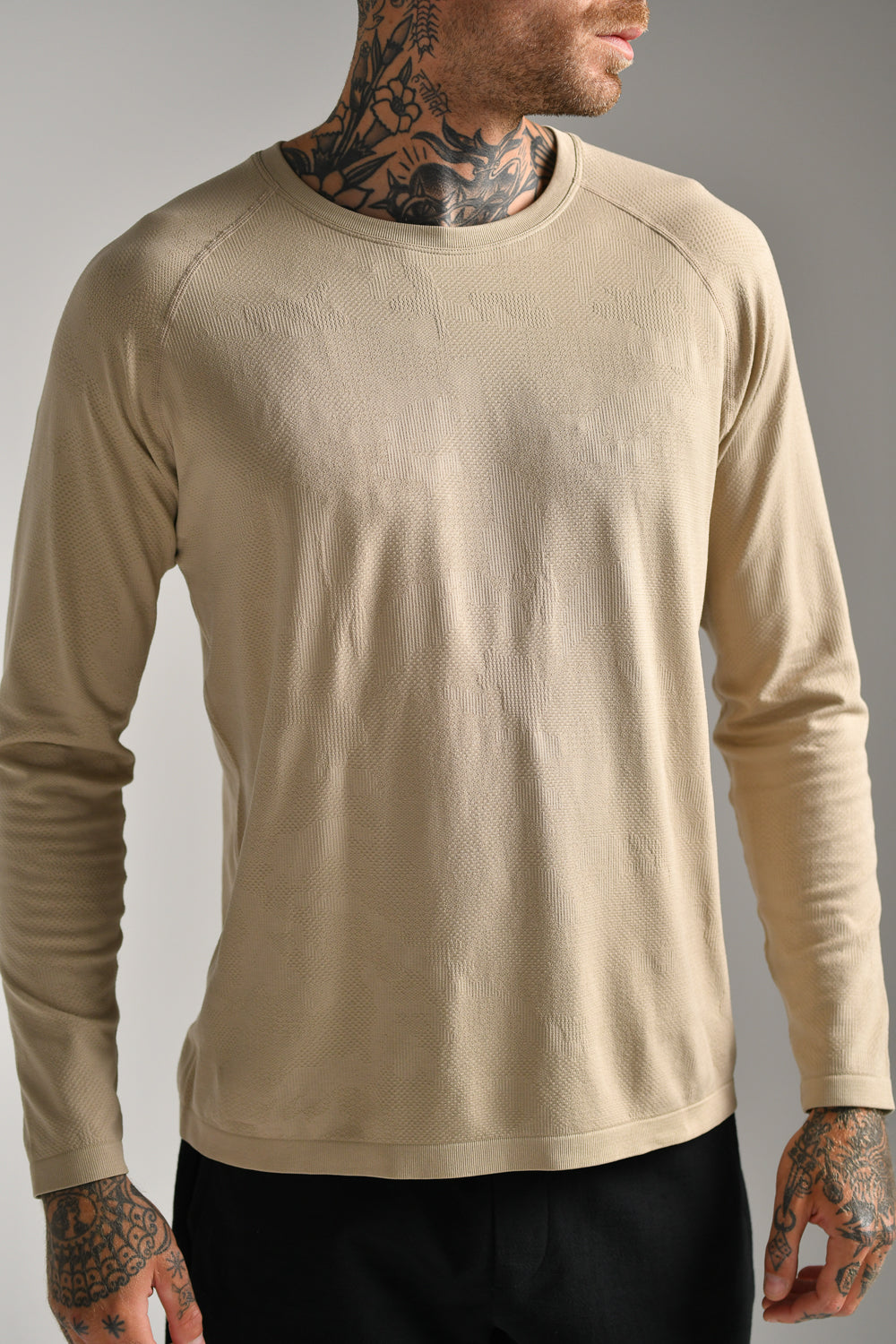 חולצת סימלס רגלן שרוול ארוך בצבע בז'