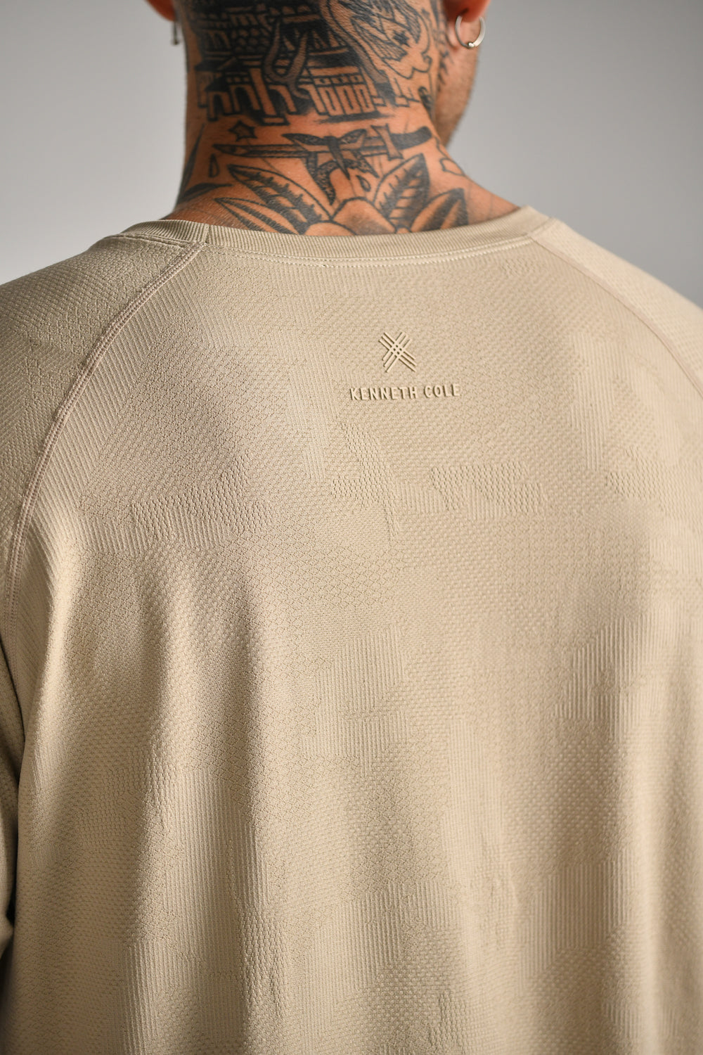 חולצת סימלס רגלן שרוול ארוך בצבע בז'