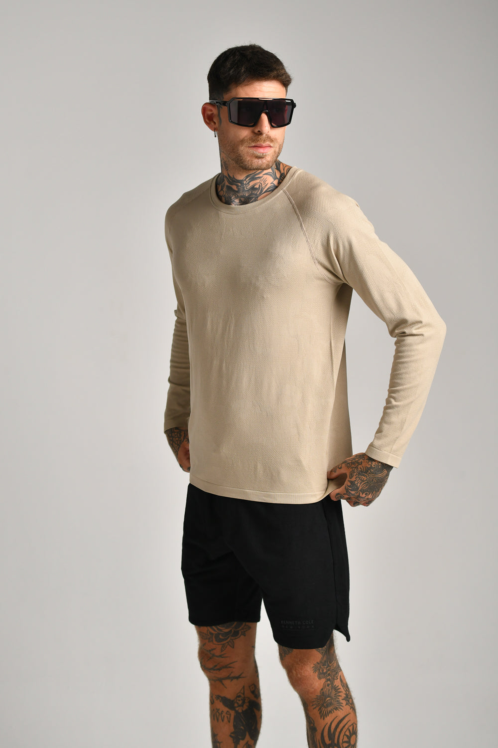 חולצת סימלס רגלן שרוול ארוך בצבע בז'