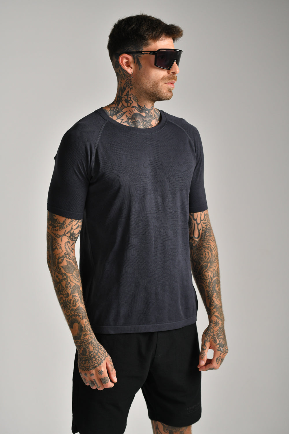 חולצת סימלס רגלן שרוול קצר בצבע נייבי