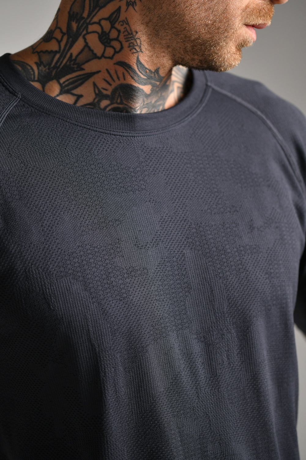 חולצת סימלס רגלן שרוול קצר בצבע נייבי