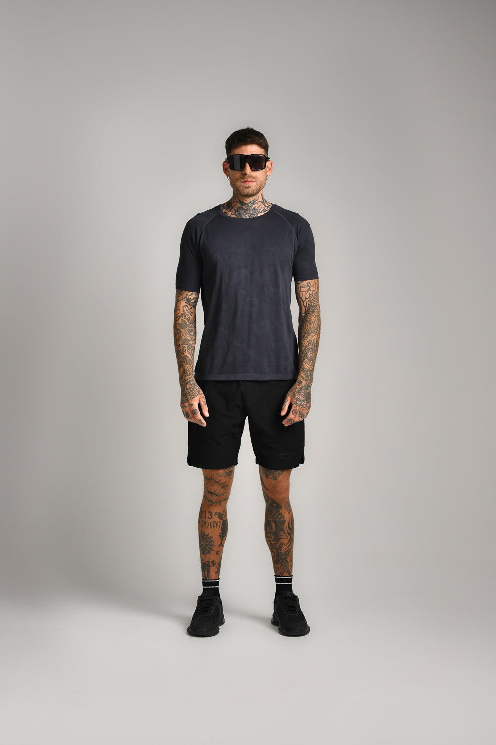 חולצת סימלס רגלן שרוול קצר בצבע נייבי