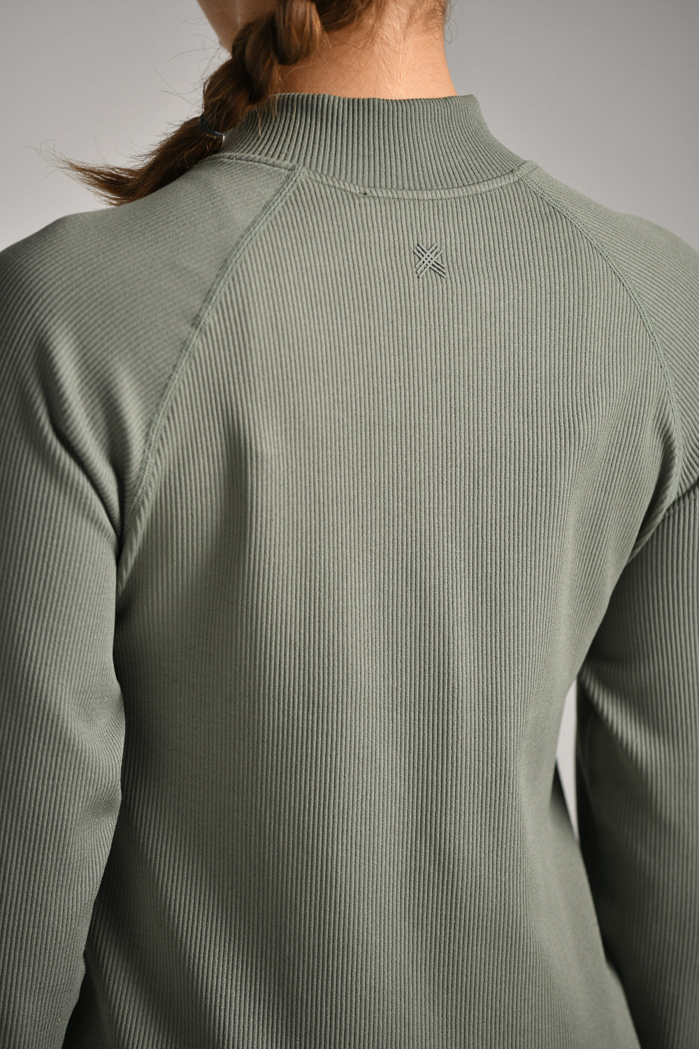 ג'קט ספורט ארוך סימלס רוכסן מלא בצבע ירוק זית