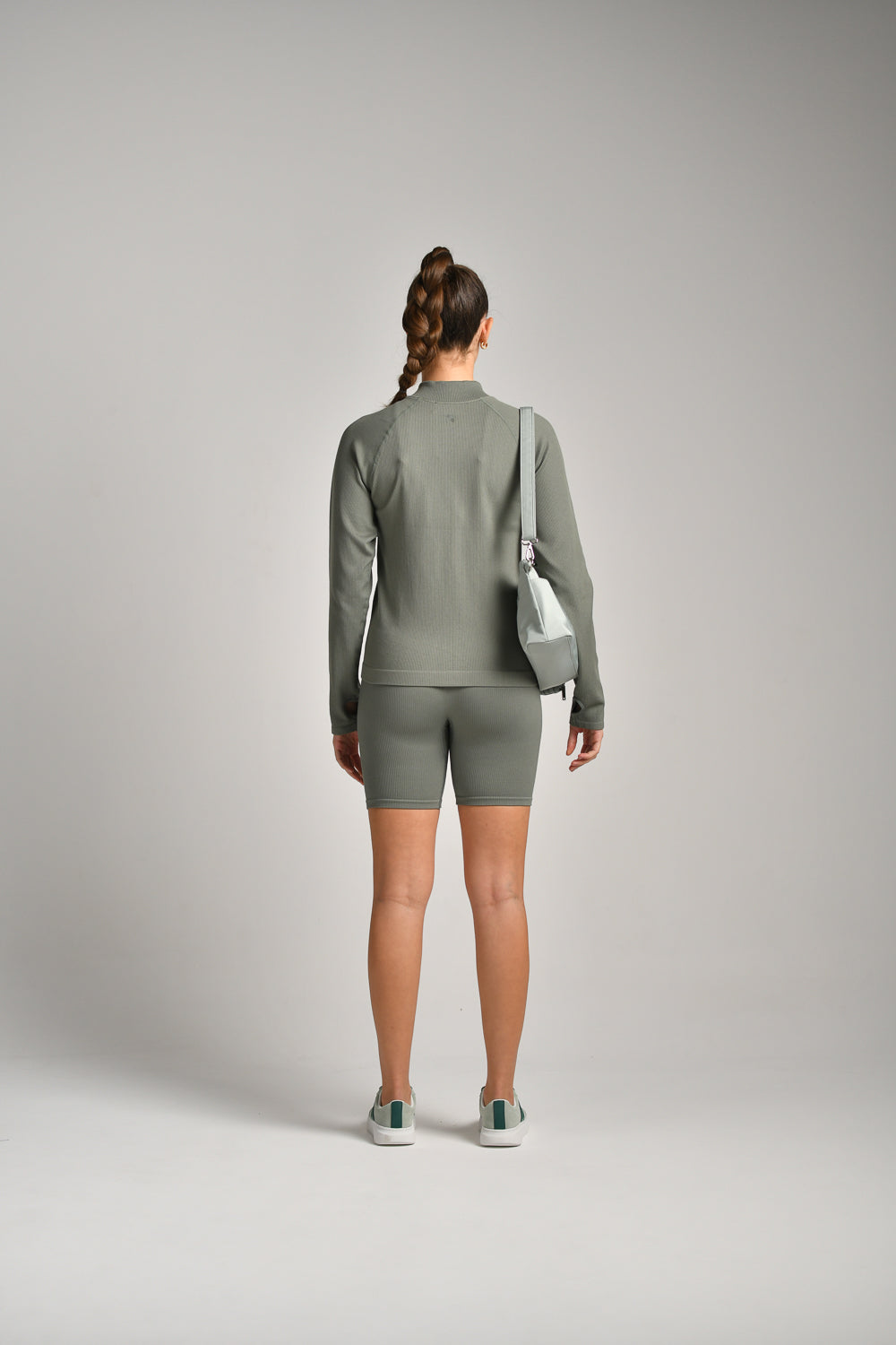 ג'קט ספורט ארוך סימלס רוכסן מלא בצבע ירוק זית