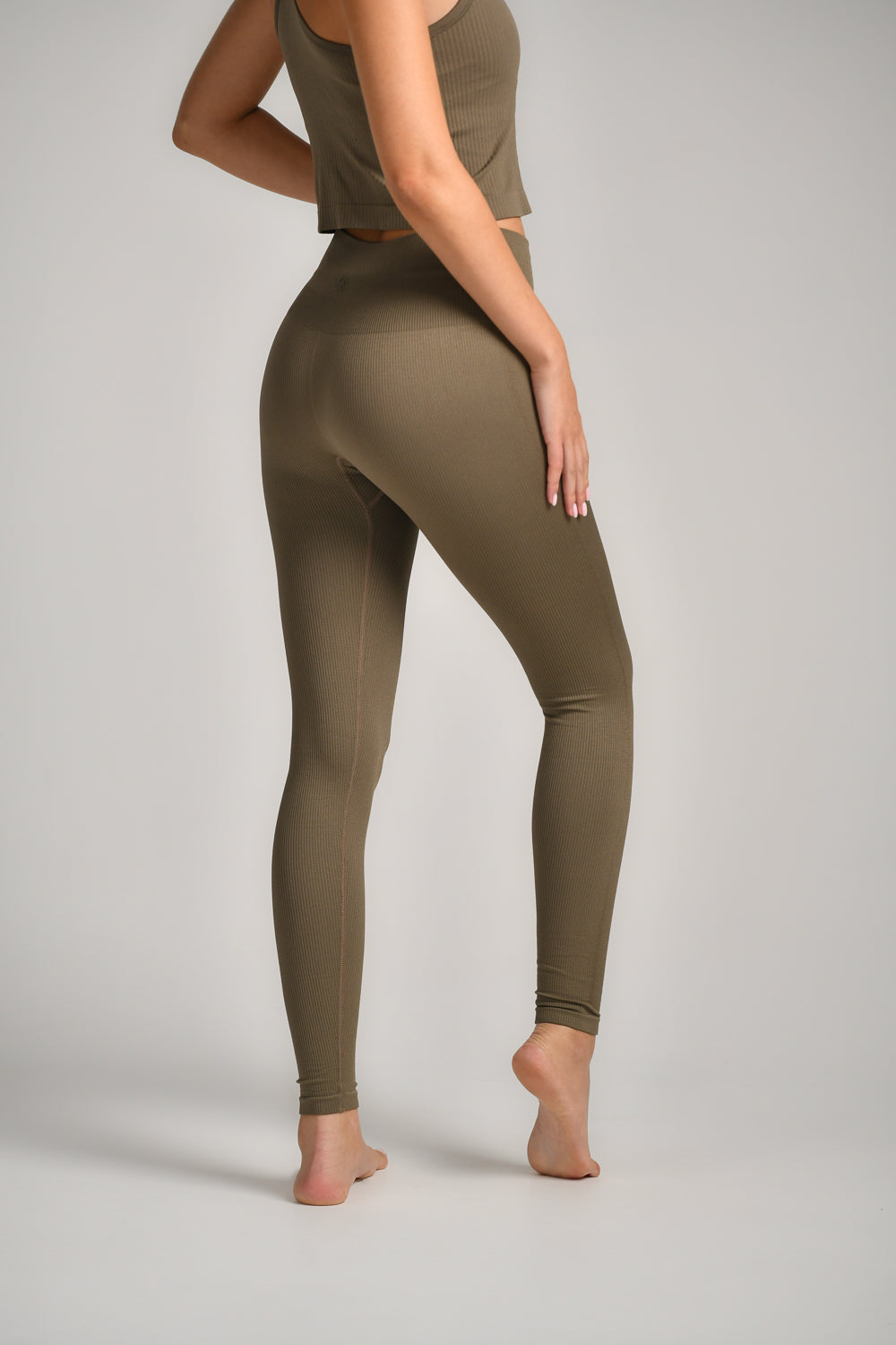 טייץ ספורט ריב סימלס בצבע חום