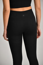 טייץ ספורט ריב סימלס בצבע שחור