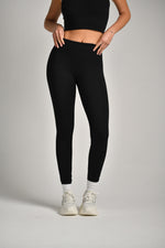 טייץ ספורט ריב סימלס בצבע שחור