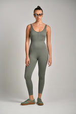 אוברול צמוד חצי רוכסן מבד ריב לנשים