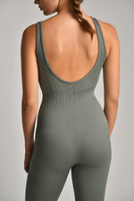 אוברול צמוד חצי רוכסן מבד ריב לנשים