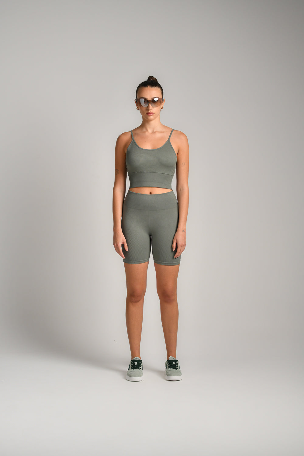 גופיה ריב סימלס כתפיות דקות 