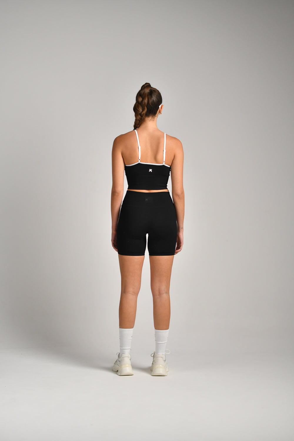 טייץ קצר ריב סימלס בצבע שחור