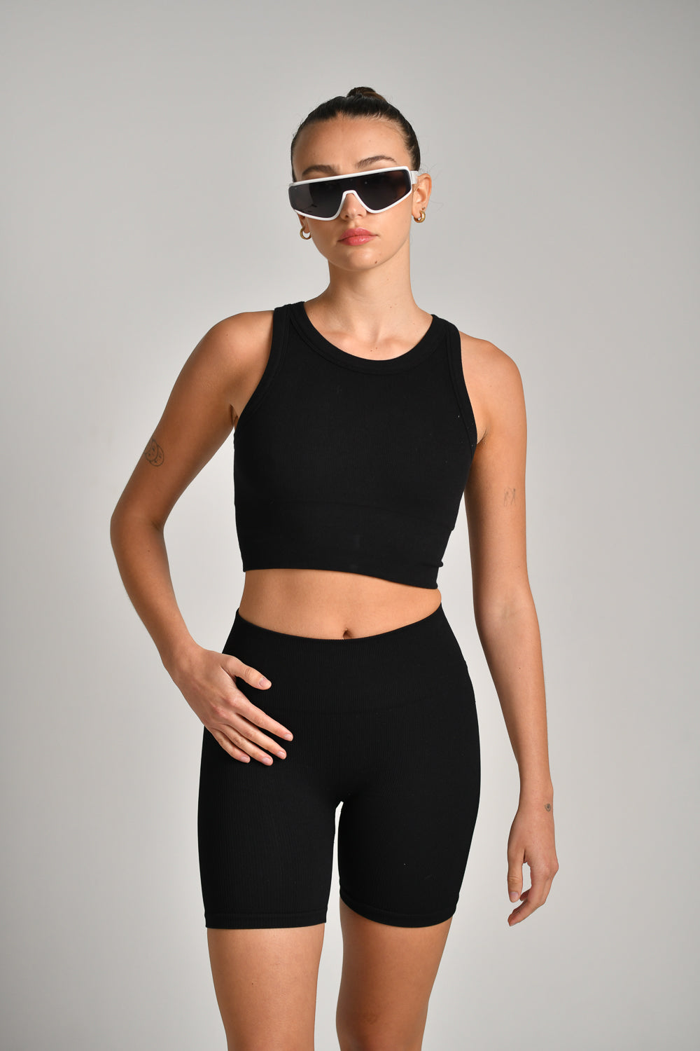 גופיית ספורט בטן סימלס בצבע שחור