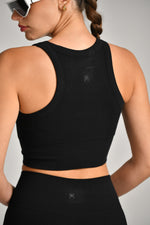 גופיית ספורט בטן סימלס בצבע שחור