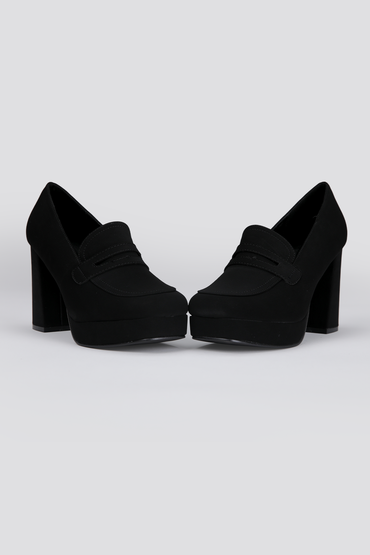 נעלי עקב בסגנון מוקסין | קנת קול