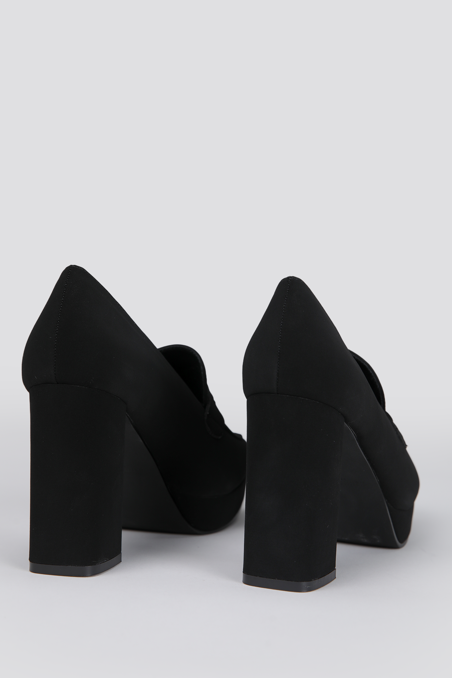 נעלי עקב בסגנון מוקסין | קנת קול