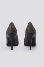 נעלי עקב סטילטו בצבע אפור כהה