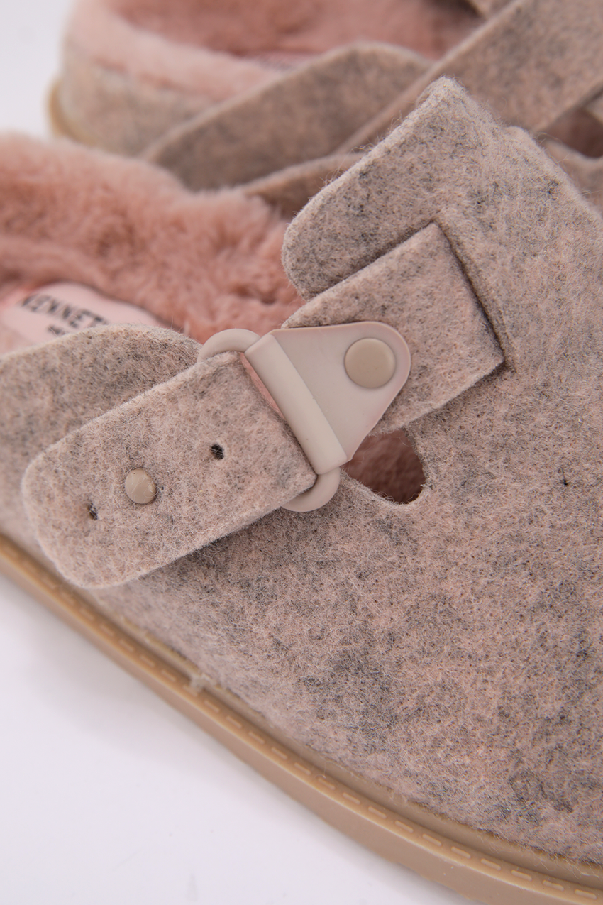 נעלי בית לבד לנשים בצבע ורוד