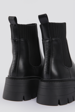 מגפונים דמוי עור בצבע שחור