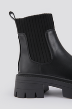 מגפונים דמוי עור בצבע שחור