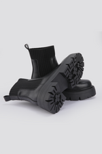 מגפונים דמוי עור בצבע שחור