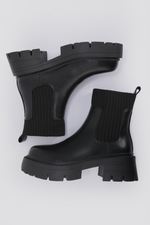 מגפונים דמוי עור בצבע שחור