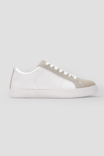 סניקרס מעור לנשים בצבע לבן/בז'