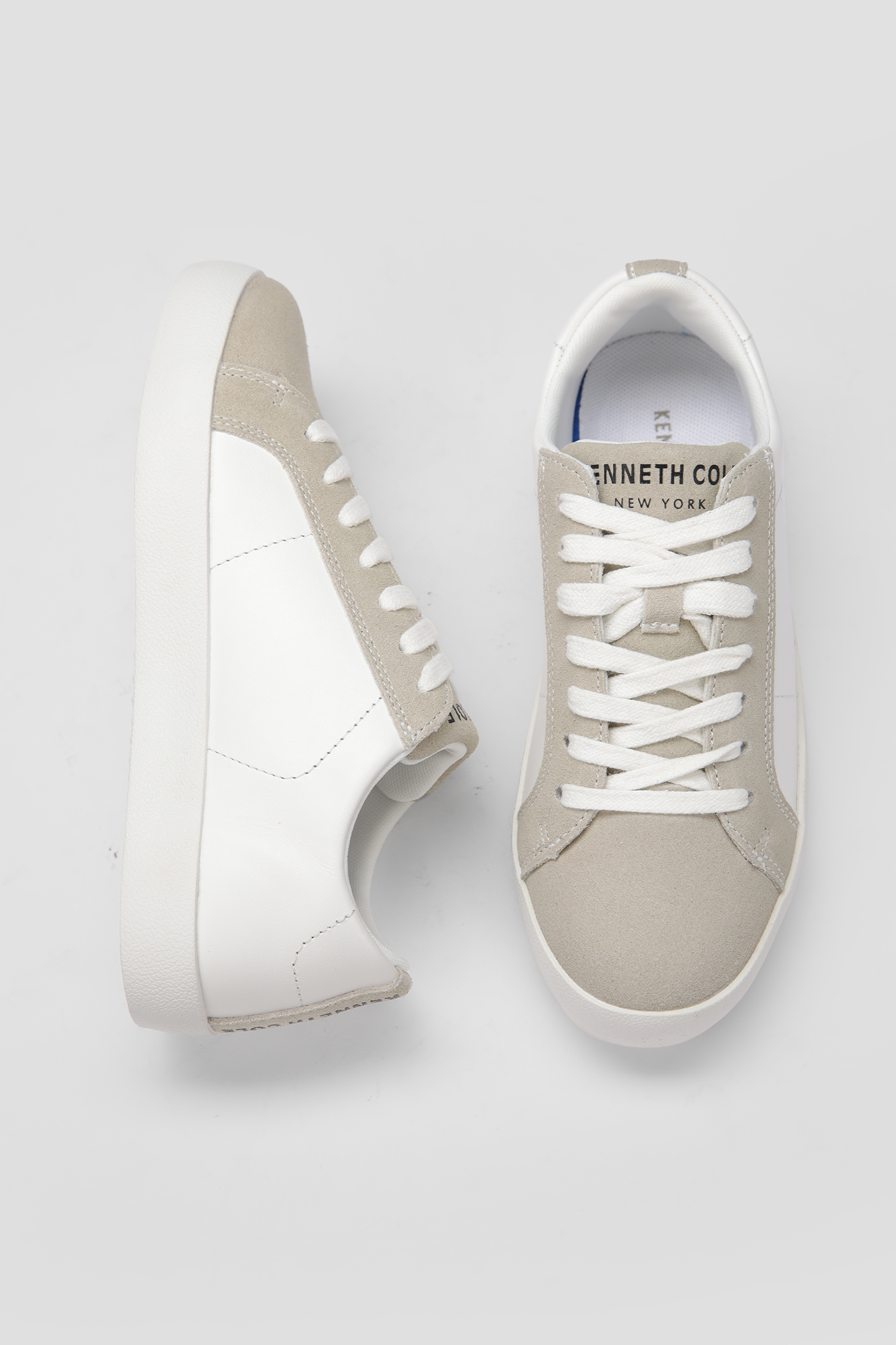 סניקרס מעור לנשים בצבע לבן/בז'