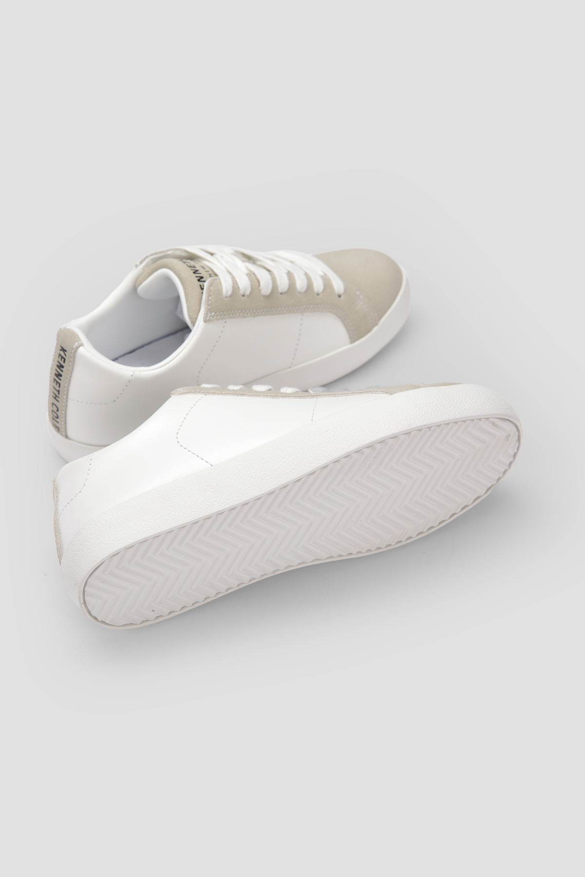 סניקרס מעור לנשים בצבע לבן/בז'