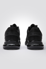 נעלי ספורט בצבע שחור